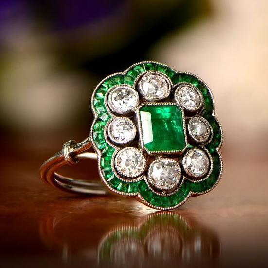 Exclusive Vintage Emerald Ring
