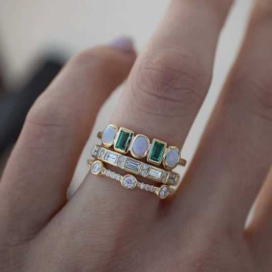 Exclusive Vintage Ring with White and Green Opal