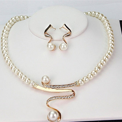 Exclusive Natural Pearl Necklace and Earring Set