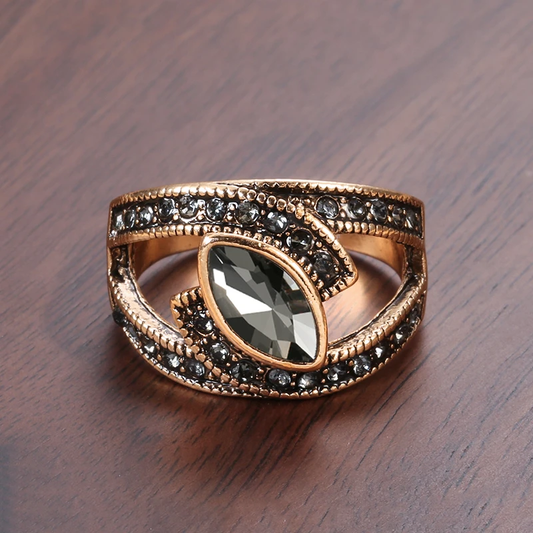 Elegance - Black Crystal Ring