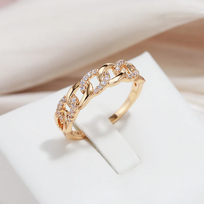 Elegant Gold Link Ring