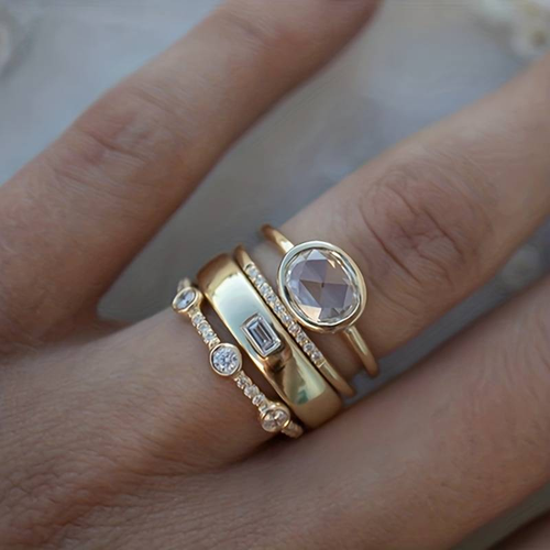 Exclusive Vintage Gold & Zirconia Ring