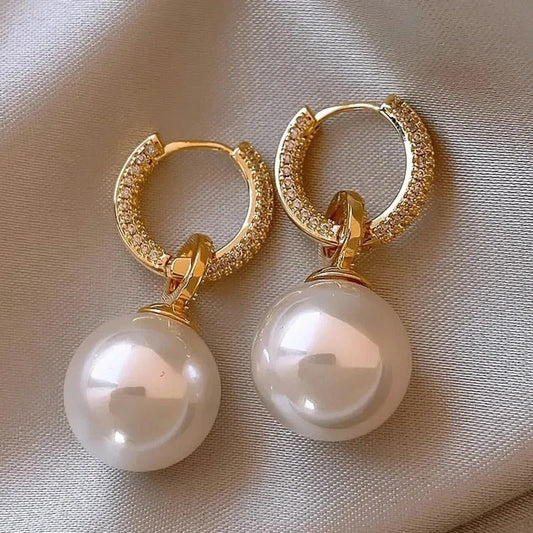 Elegant Chic Pearl Earrings