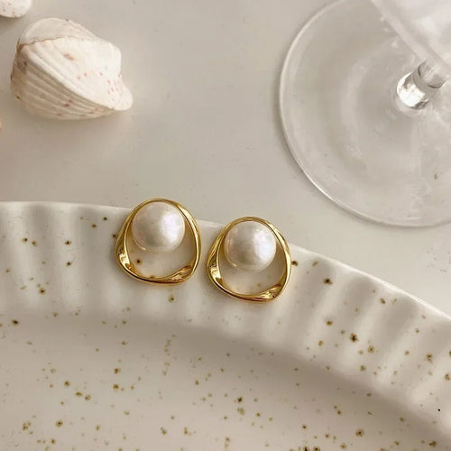 Lia Vintage Pearl Earrings